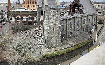 No serious injuries after roof of historic Connecticut church collapses