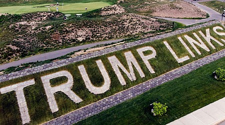 NYC replaced the massive 'Trump Links' sign from a Bronx golf course after new management took over