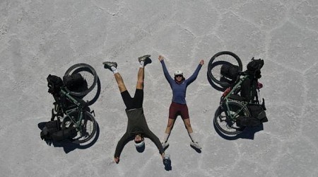 Dalla Colombia alla Patagonia: la coppia in bicicletta per imparare la cooperazione