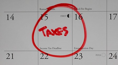 You Can File Taxes Later Than April 15 if You Live in One of These States - CNET