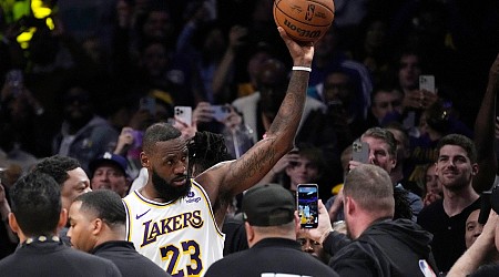 LeBron James reaches 40,000 points to extend his record as the NBA's scoring leader