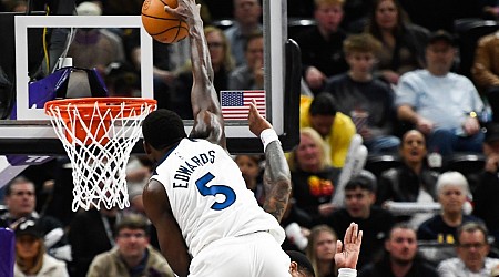 Wolves' Edwards throws down a thunderous dunk