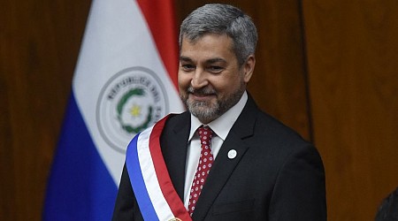 La Fiscalía de Paraguay imputa al expresidente Mario Abdo Benítez y a ocho exfuncionarios por presunta revelación de secretos