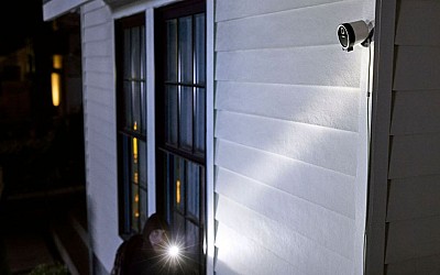 SimpliSafe is now using AI to prevent burglars from entering your home