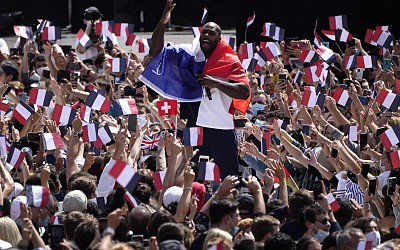 Paris 2024 : 26 fan-zones gratuites ouvriront dans la capitale pour suivre les compétitions, annonce la mairie