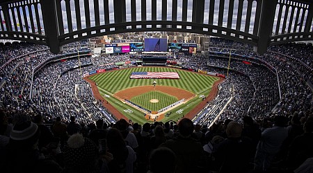 Yankees bid farewell to John Sterling, 'goliath of sports broadcasting'