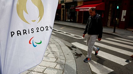 Paris 2024 : la cérémonie d’ouverture des Jeux pourrait être limitée au Trocadéro ou rapatriée au Stade de France, annonce Emmanuel Macron