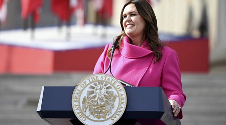 Lavish lectern: Audit finds Sarah Huckabee Sanders violated Arkansas law with pricey purchase