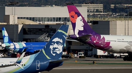 U.S. consumers sue to stop Alaska Air, Hawaiian Airlines merger