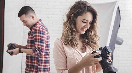 Male Freelance Photographers Earn 26% More Than Female Peers in US