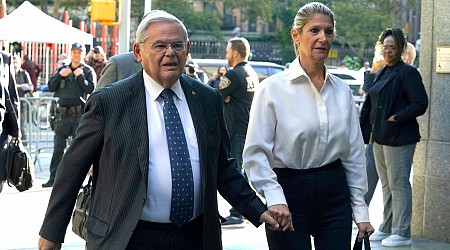 Sen. Bob Menendez may blame wife in federal corruption trial, court filing shows