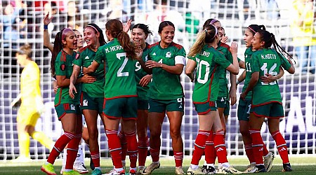 Mexico women's team advances to W Gold Cup semi-finals; they beat Paraguay 3-2, Brazil awaits