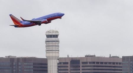 Two planes nearly collide at DC’s Reagan National Airport