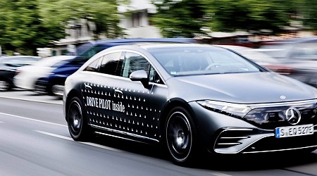 Mercedes becomes the first automaker to sell autonomous cars in the U.S.