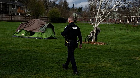 Supreme Court hears challenge to Oregon law criminalizing homelessness