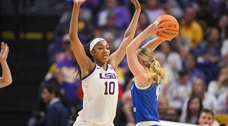 Angel Reese, Mulkey's LSU Dazzle WCBB Fans with Strong Finish in Middle Tennessee Win