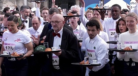 WATCH: Paris revives historic waiters' race after 13-year break