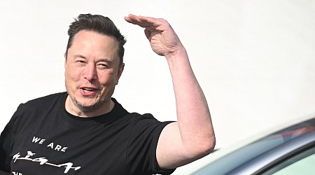 Tesla Wants Musk’s $41 Billion Pay Package Reinstated Despite Recent Headaches