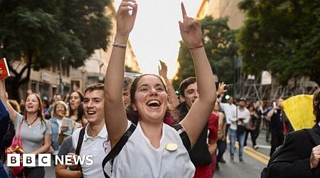 Huge protest in Argentina against education cuts