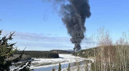 Pilot reported fire onboard plane carrying fuel, attempted to return to Fairbanks just before crash