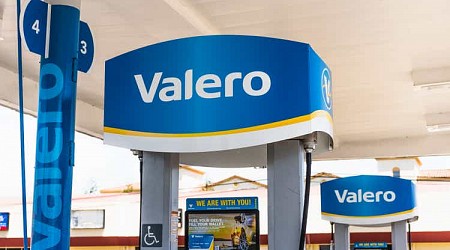 Valero sees Diamond Green Diesel plant starting in Q4, ahead of 2025 target