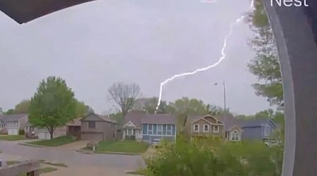 Striking video shows lightning bolt over Kansas City home