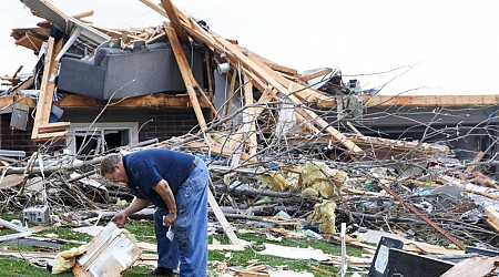 Recovery efforts begin after tornadoes hammer Nebraska and Iowa