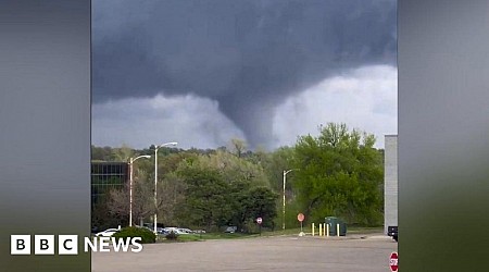 Video shows tornado in Nebraska