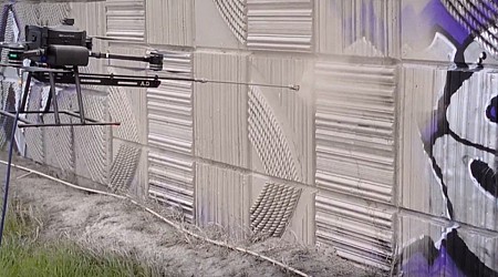 Drohne soll Graffiti an Straßen im US-Bundesstaat Washington übermalen