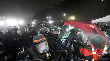 Police Begin Dismantling Pro-Palestinian Demonstrators’ Encampment at UCLA