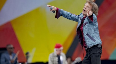 Mick Jagger wades into politics, taking verbal jab at Louisiana state governor at performance