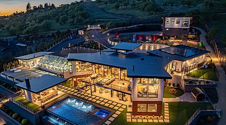 $10 Million Southern Oregon Estate Elevates Modern Design And Wellness