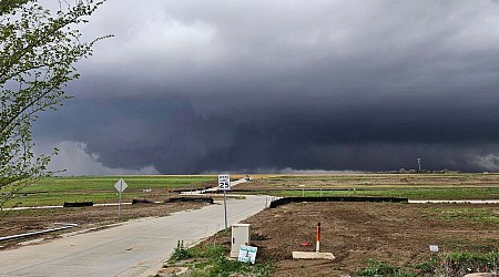 Tornadoes Devastate Oklahoma Day After They Slam Nebraska, Iowa (Photos)