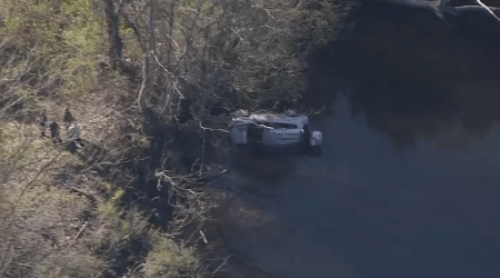 SUV crashes into Merrimack River in Lowell, Mass.
