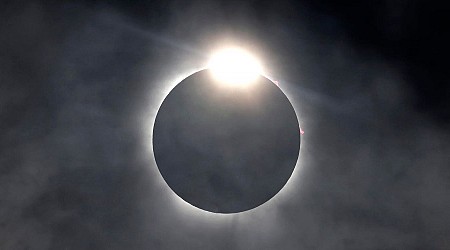 What The Total Solar Eclipse Really Looked Like Exactly A Month Ago
