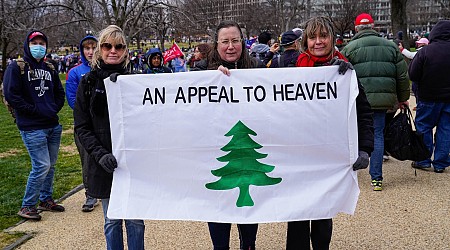 San Francisco officials take down 'Appeal to Heaven' flag from in front of City Hall