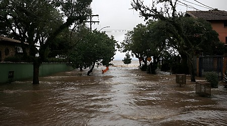 Brazil's flooded south paralyzed as waters remain high