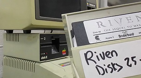 Walking Through a Scene from Riven on the Apple II