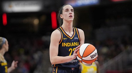 Caitlin Clark makes WNBA history in Indiana Fever defeat to Los Angeles Sparks