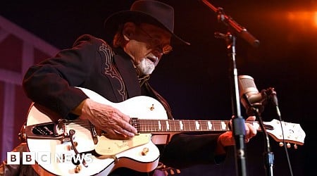 'King of Twang' guitarist Duane Eddy dies at 86