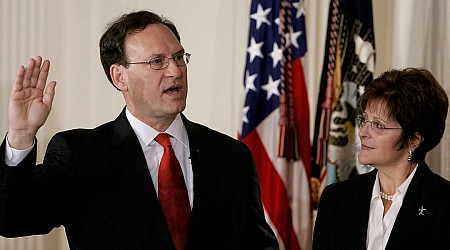 Samuel Alito's story about the upside-down flag fiasco isn't fully adding up