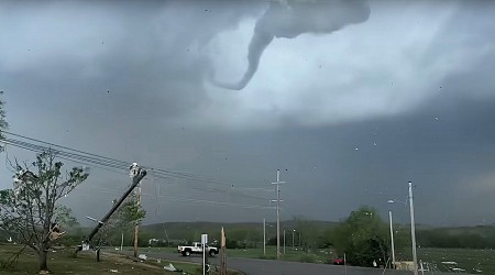 Storm Chaser Captures ‘Most Insane’ Tornado Video