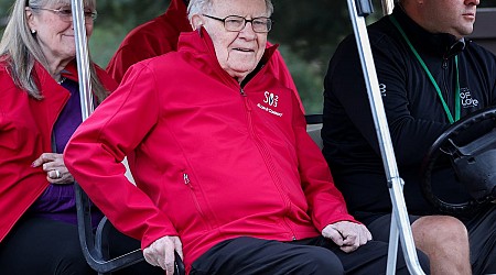 Warren Buffett lost 'quite a bit of money' selling Berkshire Hathaway's stake in Paramount