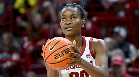 Arkansas' Dauda is joining coach Dawn Staley and national champs