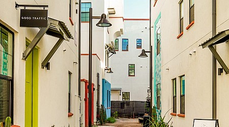 I toured an Arizona neighborhood that banned cars and found a walkable oasis in the middle of a Phoenix suburb