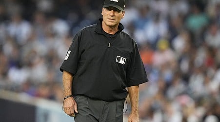 Umpire Ángel Hernández, who unsuccessfully sued MLB for discrimination, retires