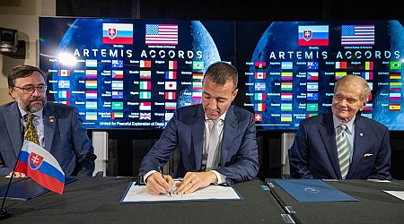 Peru and Slovakia sign the Artemis Accords for peaceful moon exploration