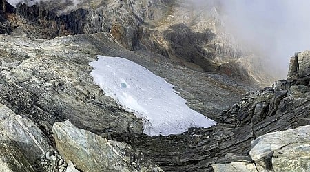 Le Venezuela tente vainement de sauver son dernier glacier avec du plastique