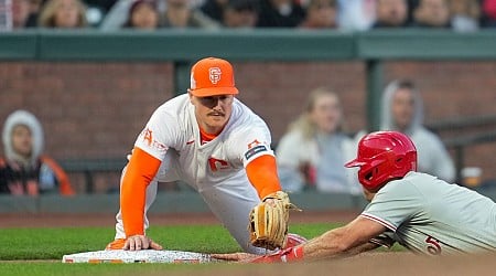 SF Giants walk off Phillies in extras to keep rolling