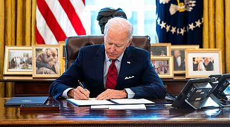 Biden Signs Executive Order To Deport All 340 Million Americans And Start From Scratch